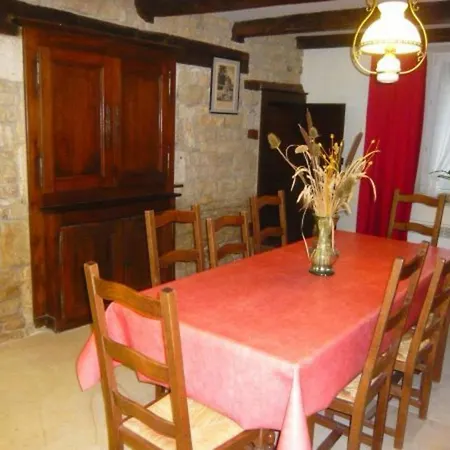 Chaleureux A Beaufremont, Grand Terrain, Jeux Pour Enfants, Proche Vittel Et Contrexeville. - Fr-1-589-21 Beaufremont